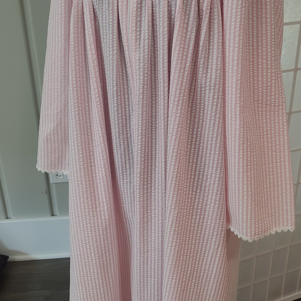 Vintage Pink Seersucker Women's Robe Housecoat Embellished Ribbon And Lace Large - Picture 5 of 14
